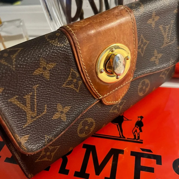 ⭐️Louis Vuitton Monogram Boetie Authentic - Great condition! - Picture 9 of 12